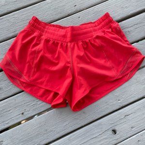 Lululemon Hotty Hot Short 2.5